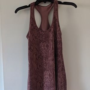 Lulu lemon sheek exercise  top